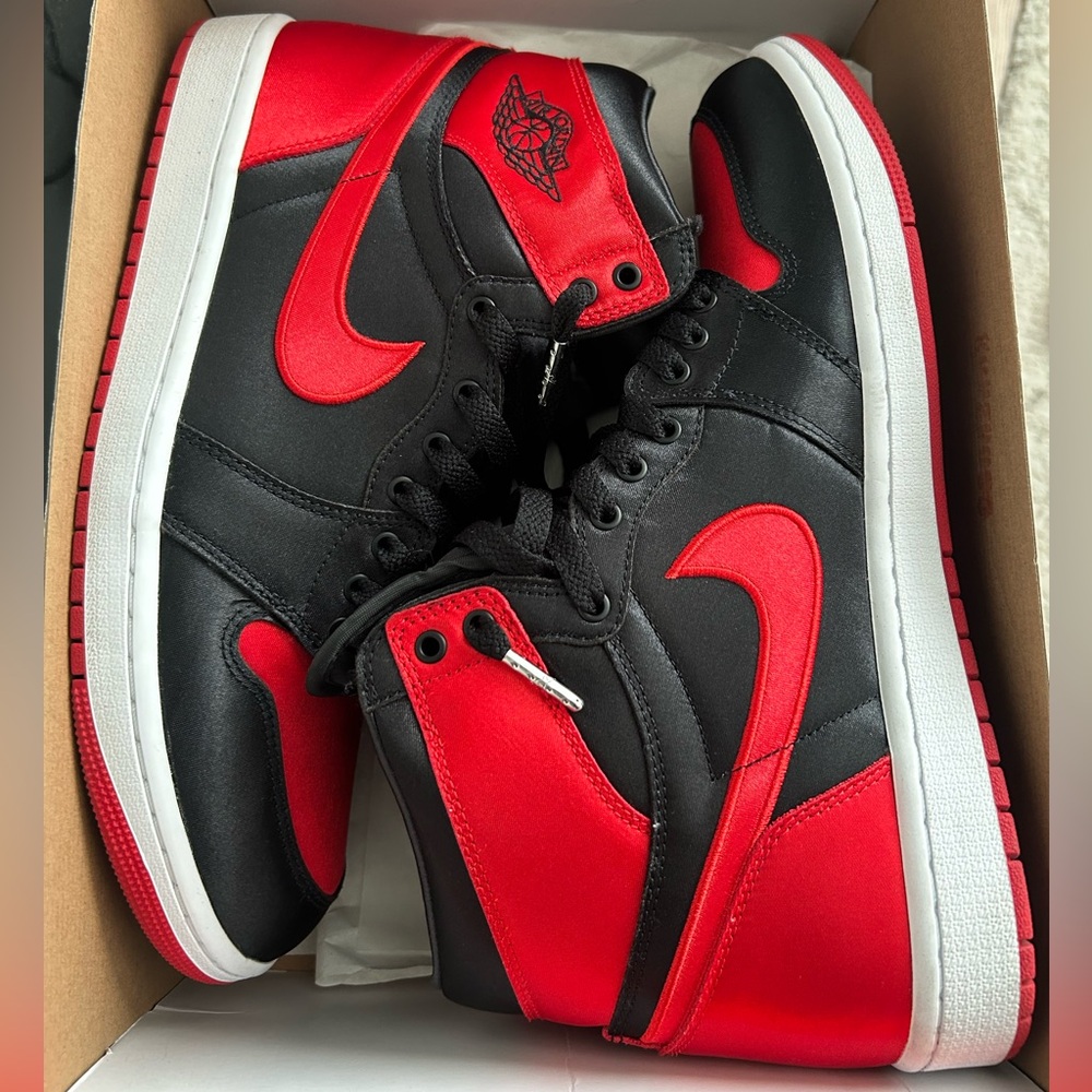 Jordan Air Jordan 1 Mid Black Red